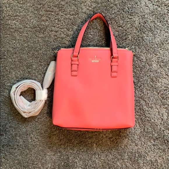 kate spade Handbags - NWOT Kate Spade Purse